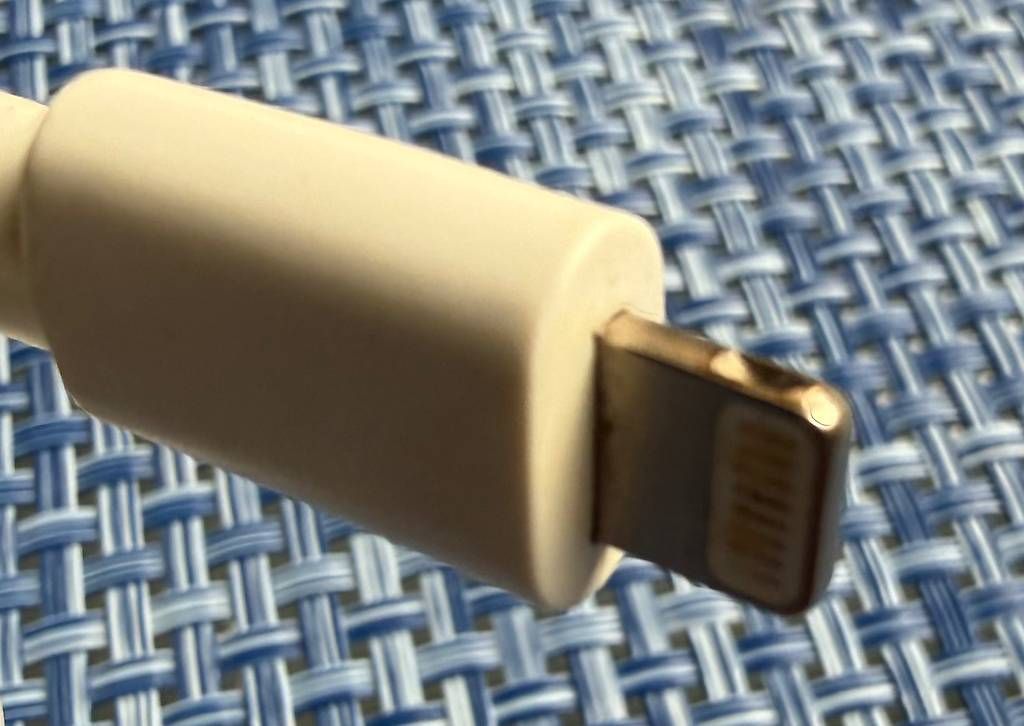 Cavi: Ladekabel (3m) USB-A auf Lightning – Usato da Bäriswil BE venduto da VFR12 2