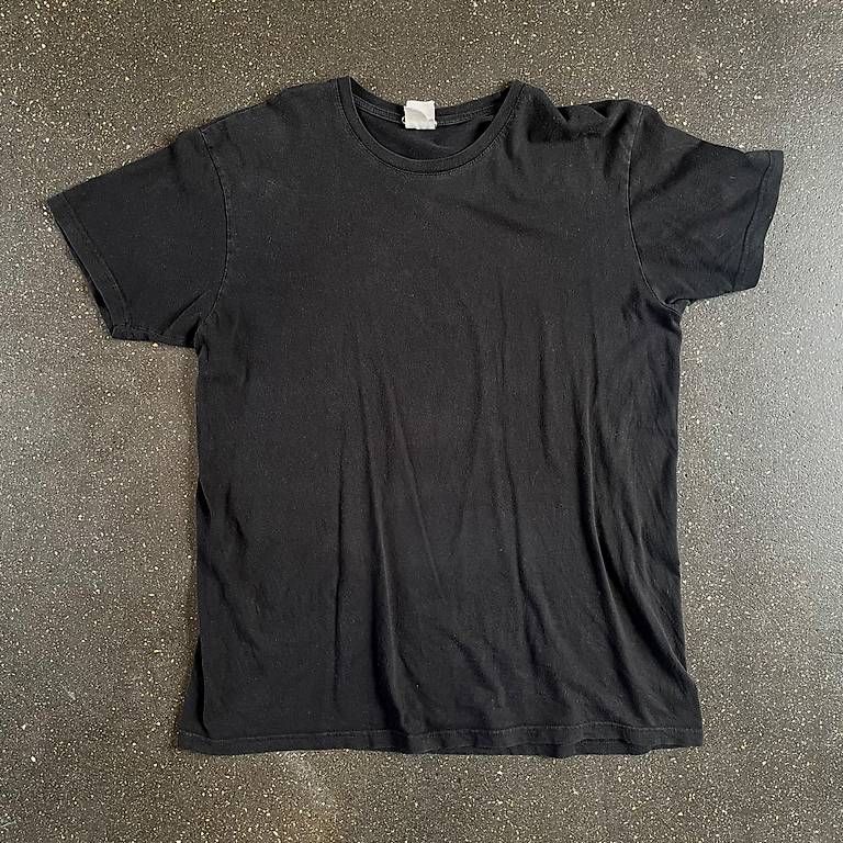 T-shirt: schwarzes oversized T-Shirt – Usato da Zuchwil venduto da hok_98