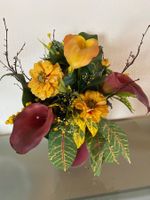 Blumenstrauss unverwüstlich neu vom Fachgeschäft hergestellt