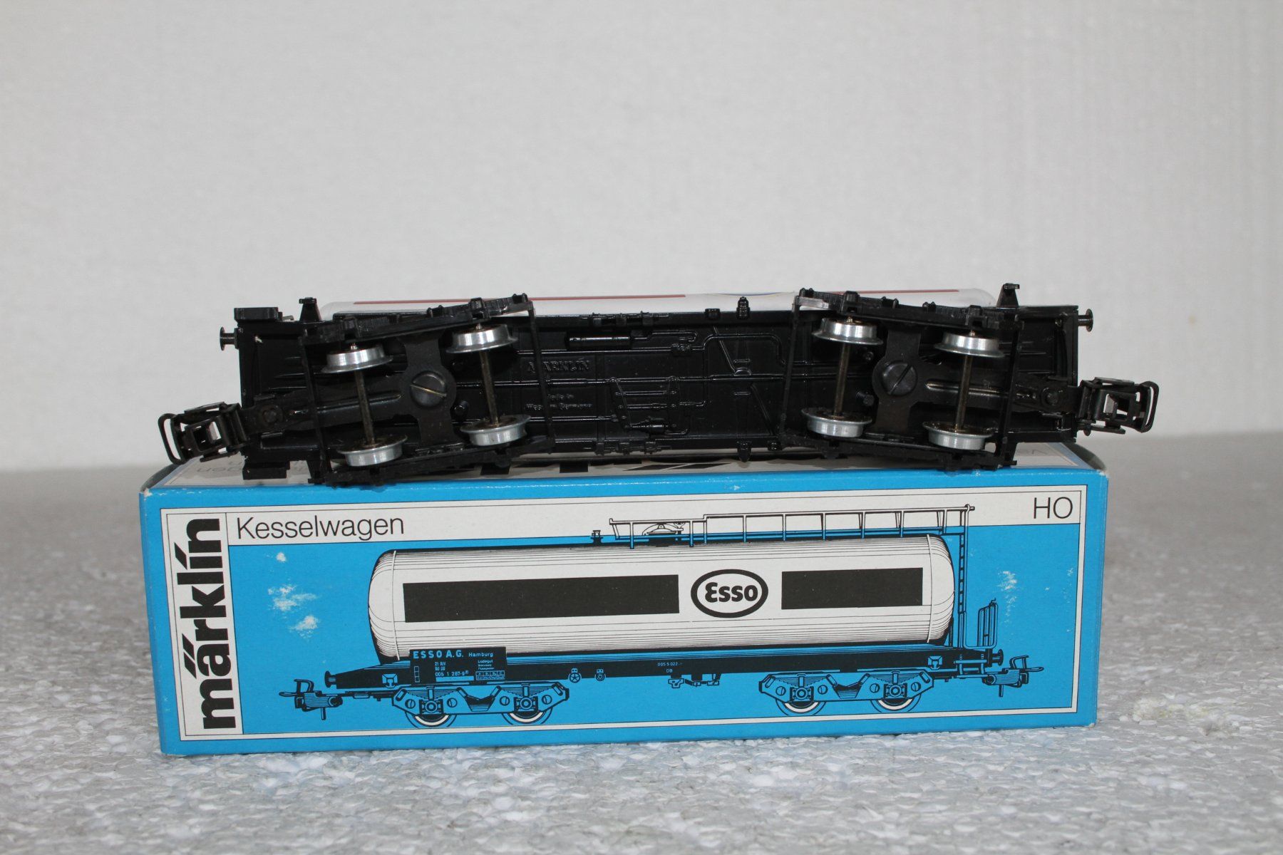 Märklin Modellini di ferrovie: Märklin 4650  DB Esso Kesselwagen – Usato da Triesen venduto da gleis8 6