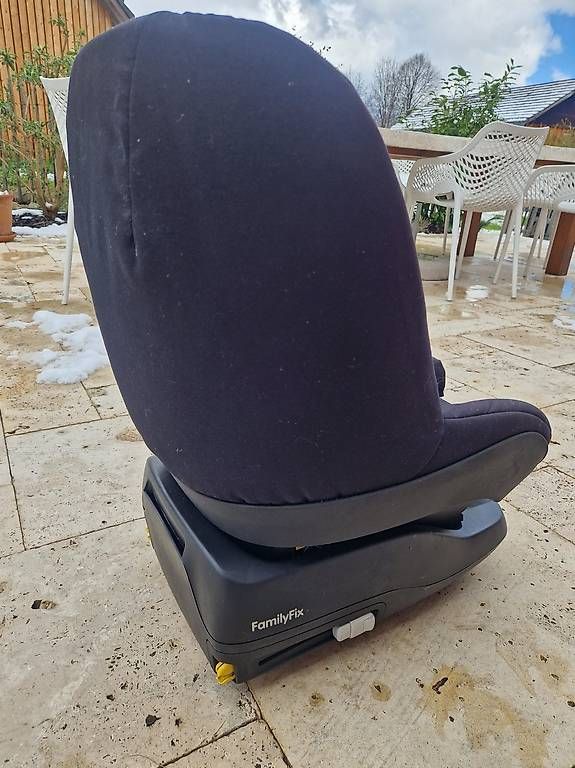 Seggiolini per auto: Maxi Cosi Pearl Kindersitz mit Basisstation – Usato da Grabs venduto da holjir 2