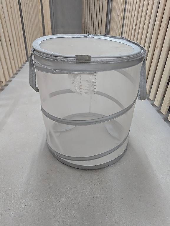 Cesti per biancheria: Wäschekörbe / Basket for washed clothes – Usato da Zürich venduto da Spyros