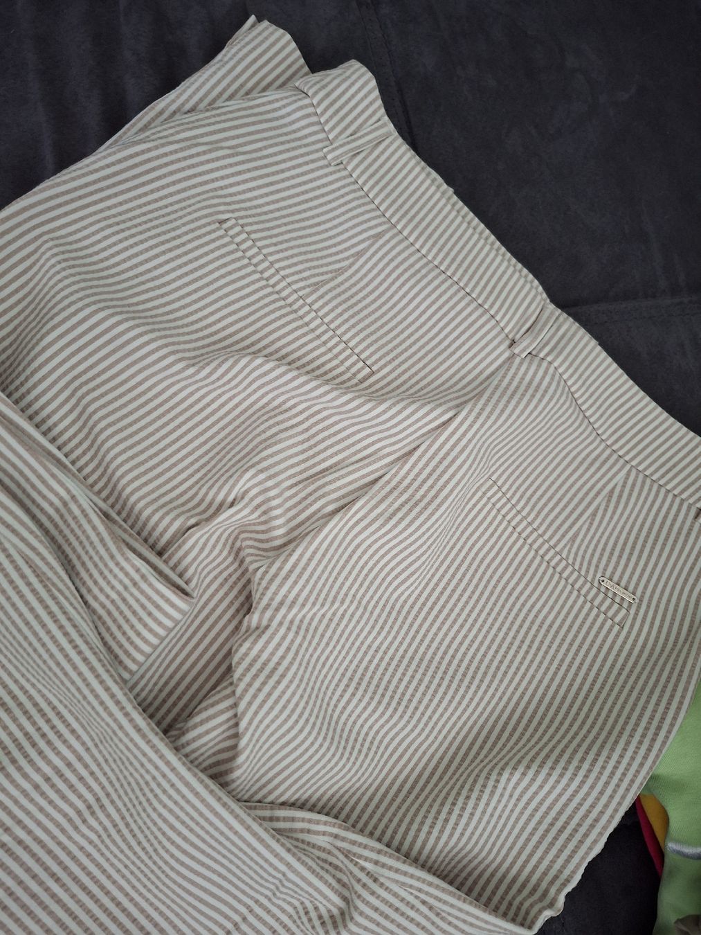 C&A Pantaloni: C&A Premium gestreifte Hose Grösse 36 – Nuovo e nell'imballaggio originale da Winterthur venduto da Ausmisten2026 2