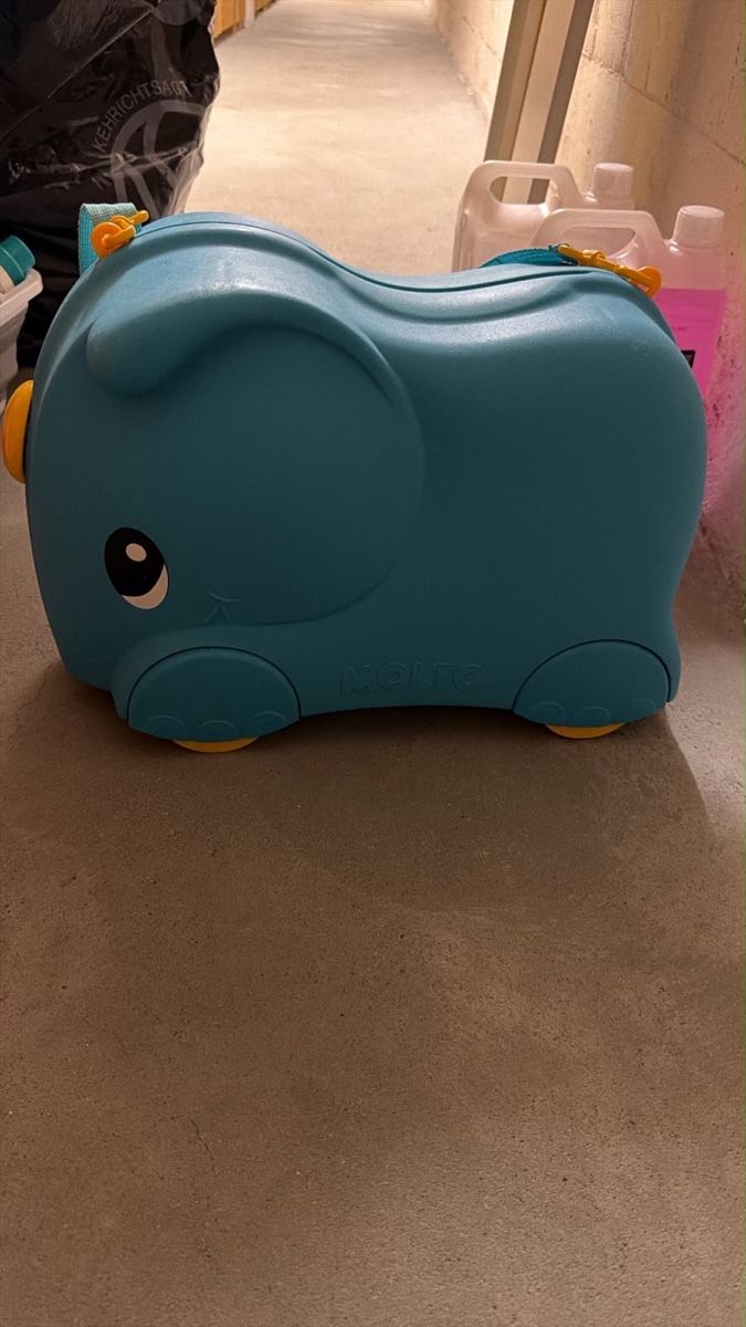 Molto Reisekoffer: Kinderkoffer Molto/Ride-on Koffer – Neu (gemäss Beschreibung) aus Wetzikon ZH von lir_jx6c 1