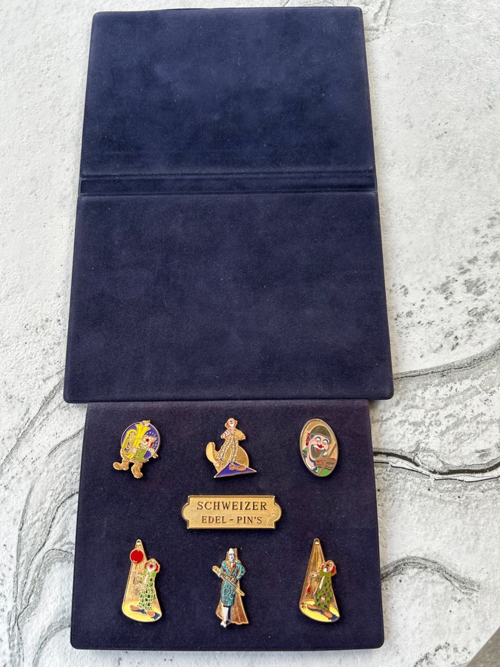 Plaketten & Abzeichen: Edel Pin's – Gebraucht aus Rickenbach Sulz von Wyatt 2