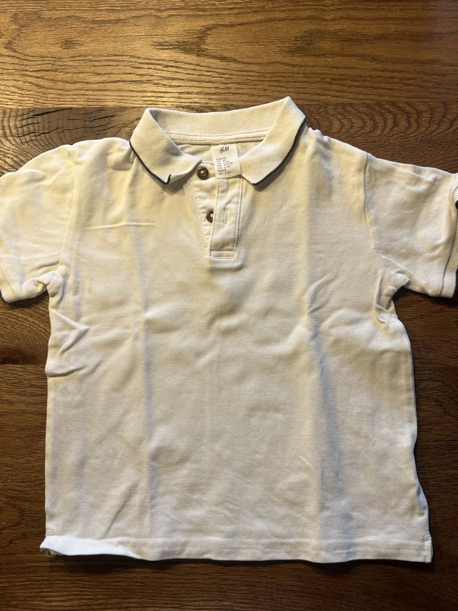 H&M Hemden, T-Shirts & Polos: H&M Polo-Tshirt Gr. 98 – Gebraucht aus Zollikerberg von LLV