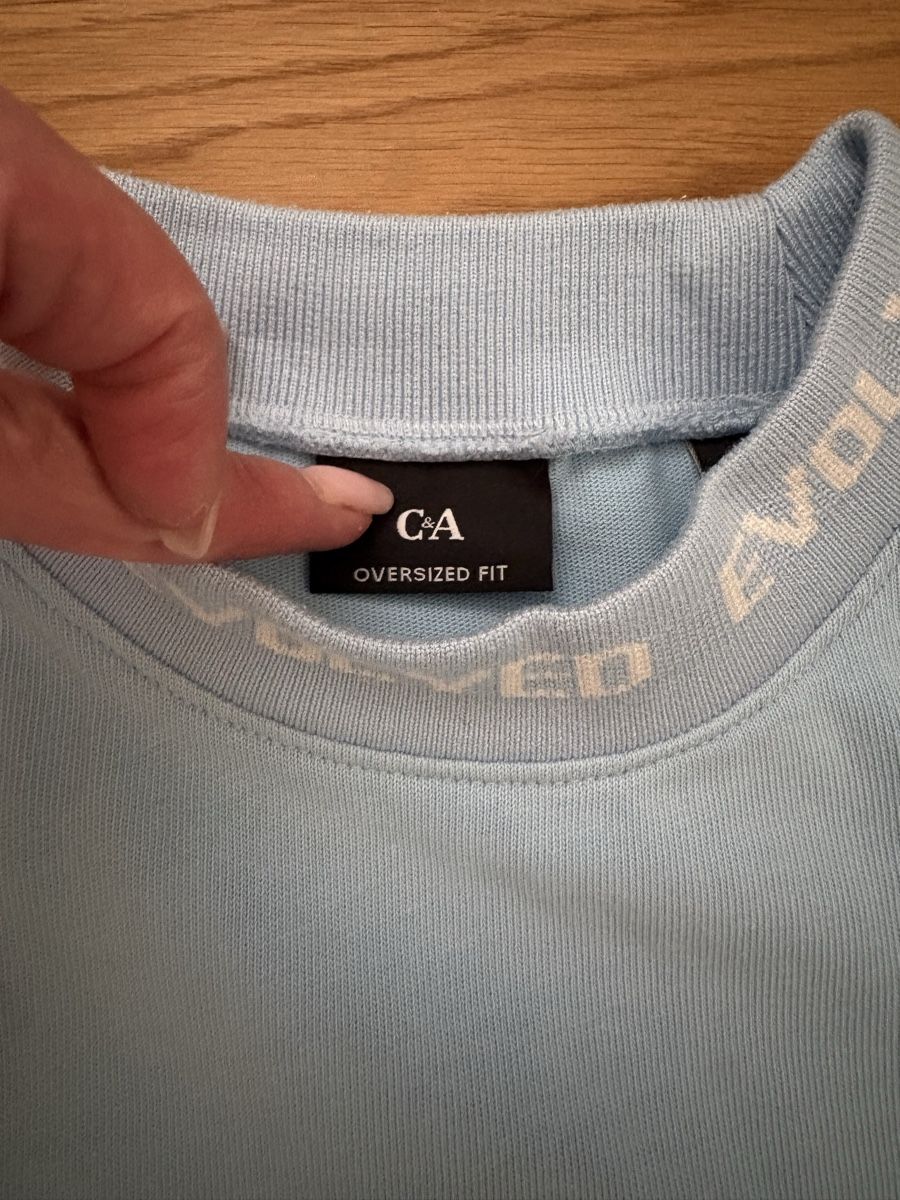 C&A T-shirt: C&A Pullover Gr. M Hellblau Oversized Fit Sehr guter Zustand – Usato da Zollikon venduto da olka01 2