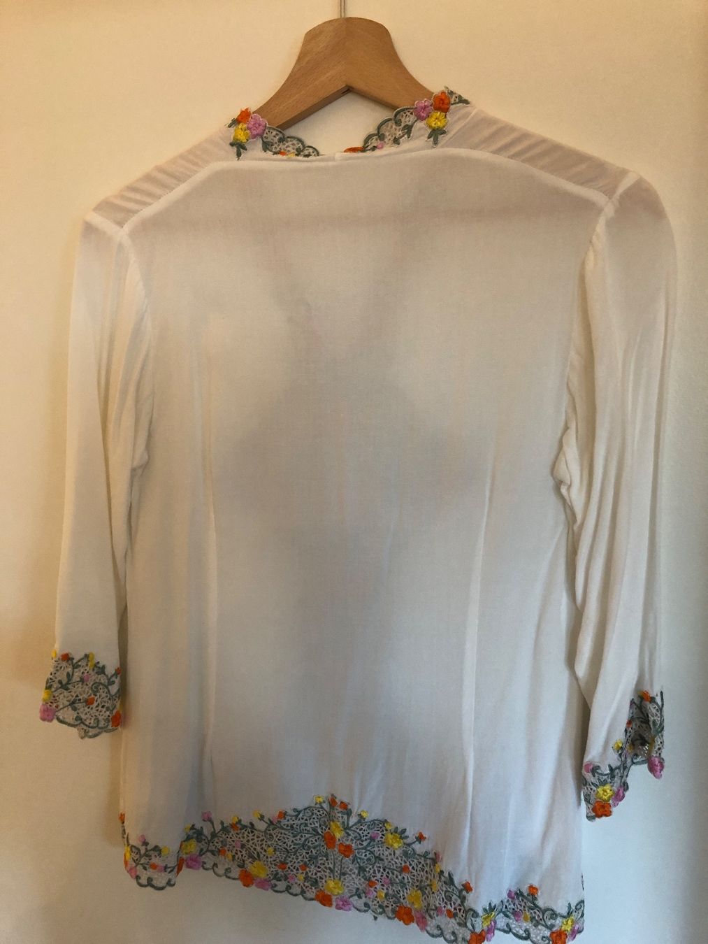 Camicette: Indonesian Traditional Shirt – Nuovo (secondo la descrizione) da Brugg AG venduto da Magna3 2