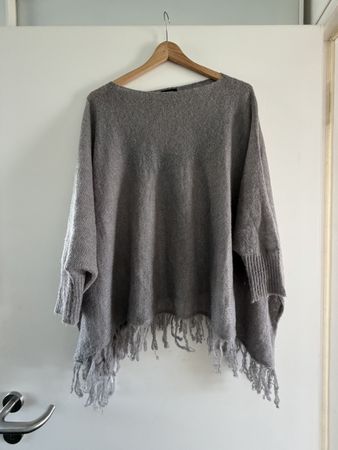 Wunderschöner Poncho/Pullover aus dem Nile 