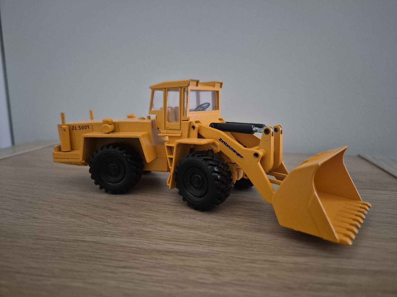 Conrad Kit di modellismo & Modellini statici: Zettelmeyer ZL 5001 Radlader  – Usato da Fischbach-Göslikon venduto da Nuno85 2