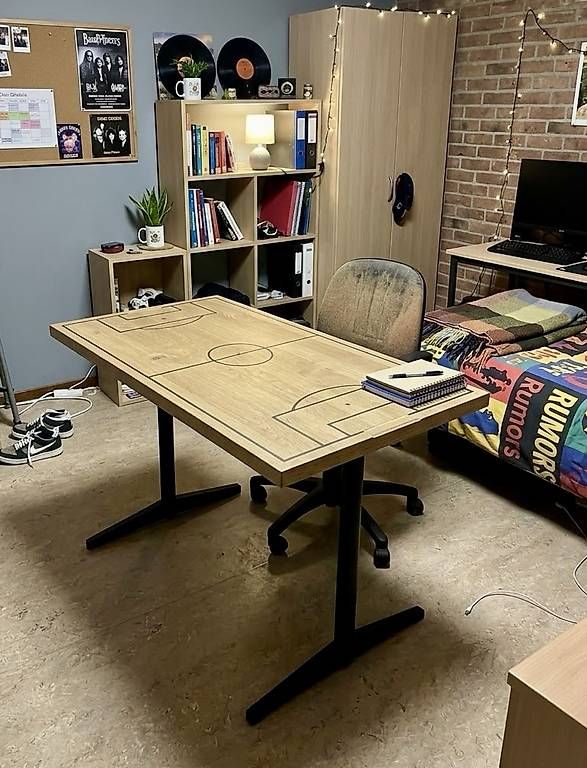Tavoli: Table en bois - terrain de foot  – Usato da Font venduto da Etvous