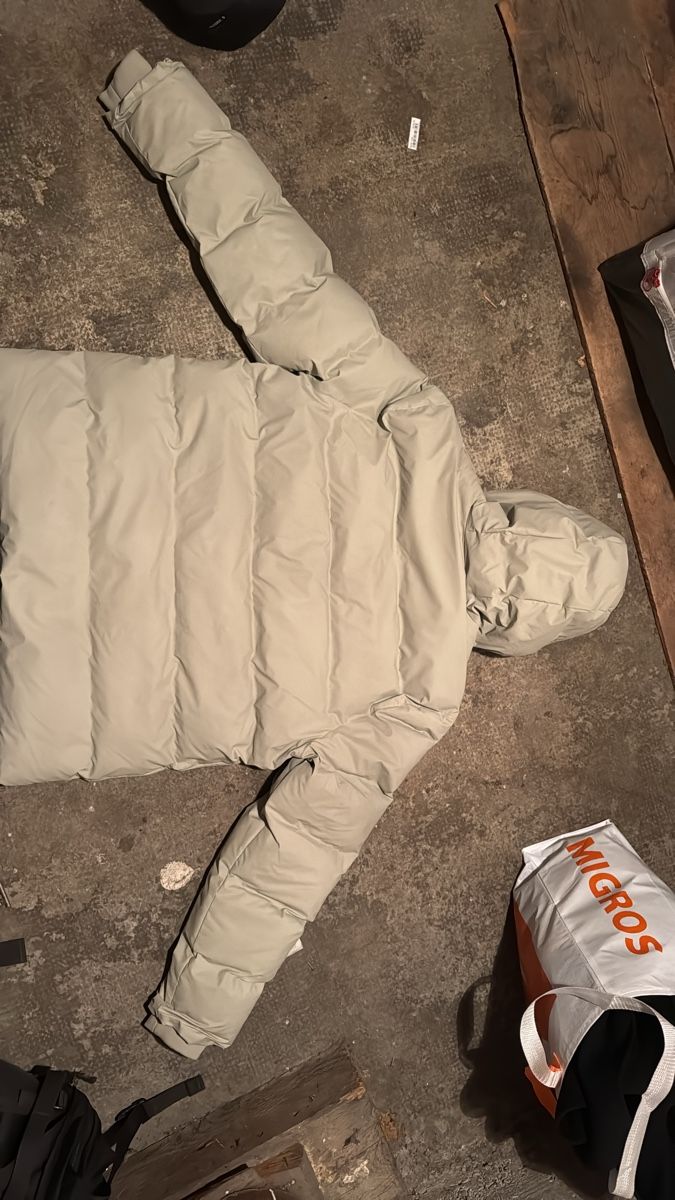 Rains Vestes: Rains Puffer Waterproof Winterjacke – Neuf (Voir description) à Basel par chi_272v 2