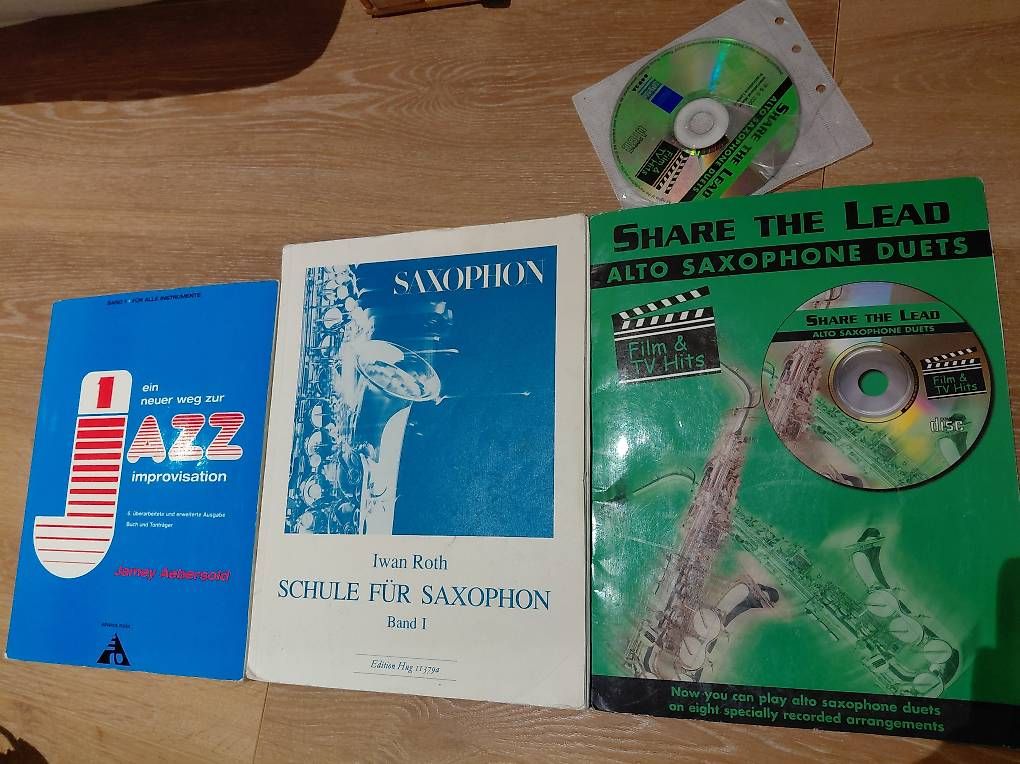 Livres: Saxophon Notenbücher + Grifftabelle – D'occasion à Binningen par eli_rcf2