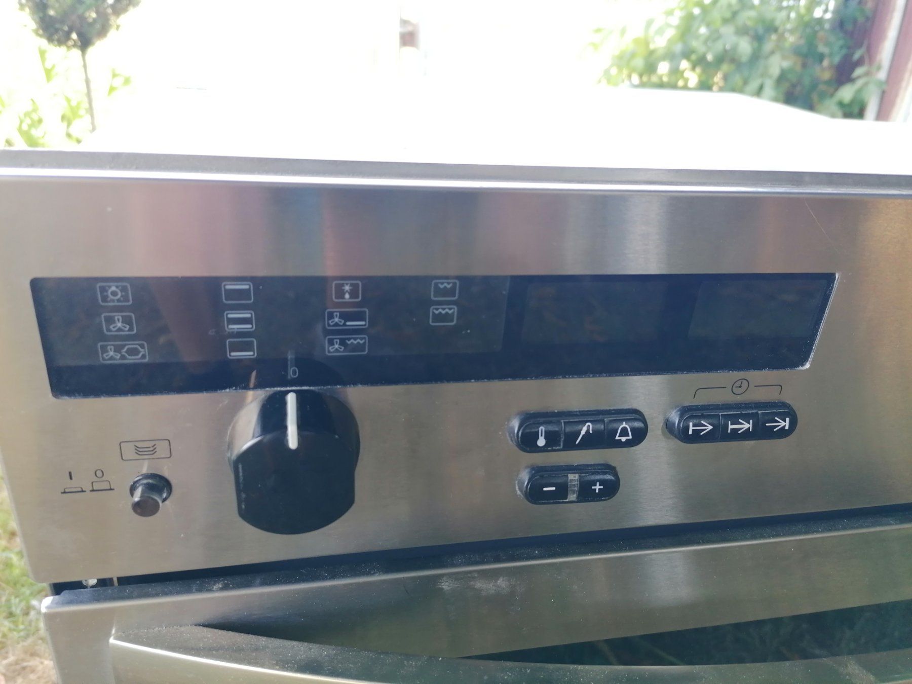 Miele Fours: Miele Backofen, Einbaubackofen – D'occasion à Arch par Tino57 1