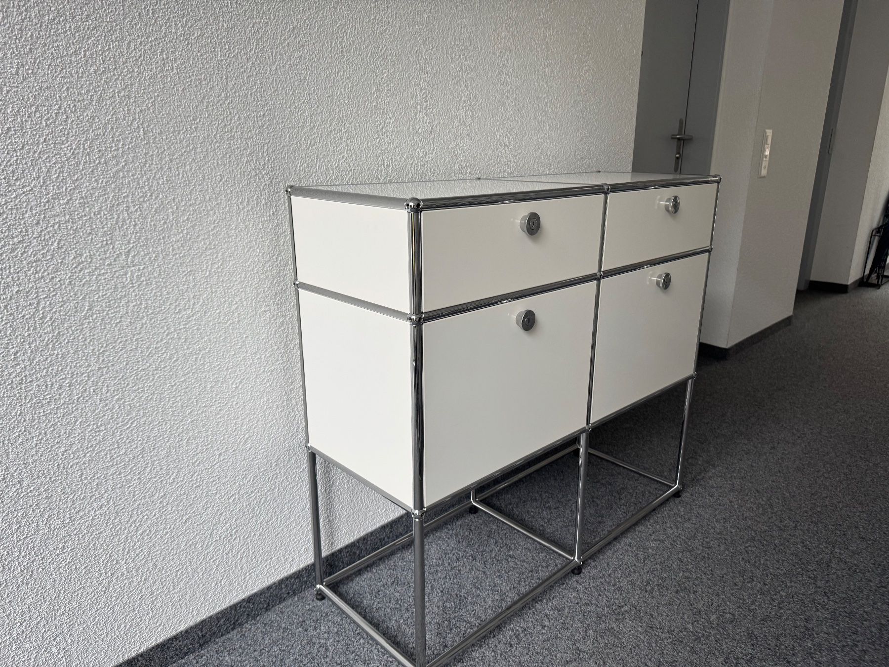 USM Cassettiere: Usm herzige Sideboard weiss Lieferung  Gratis – Usato da Thun venduto da altstadt-thun 1