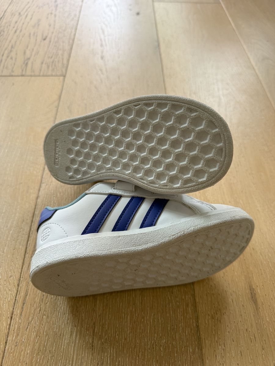 Adidas Chaussures garçon: Adidas Schuhe 27 – D'occasion à Therwil par ang_7jcm 1