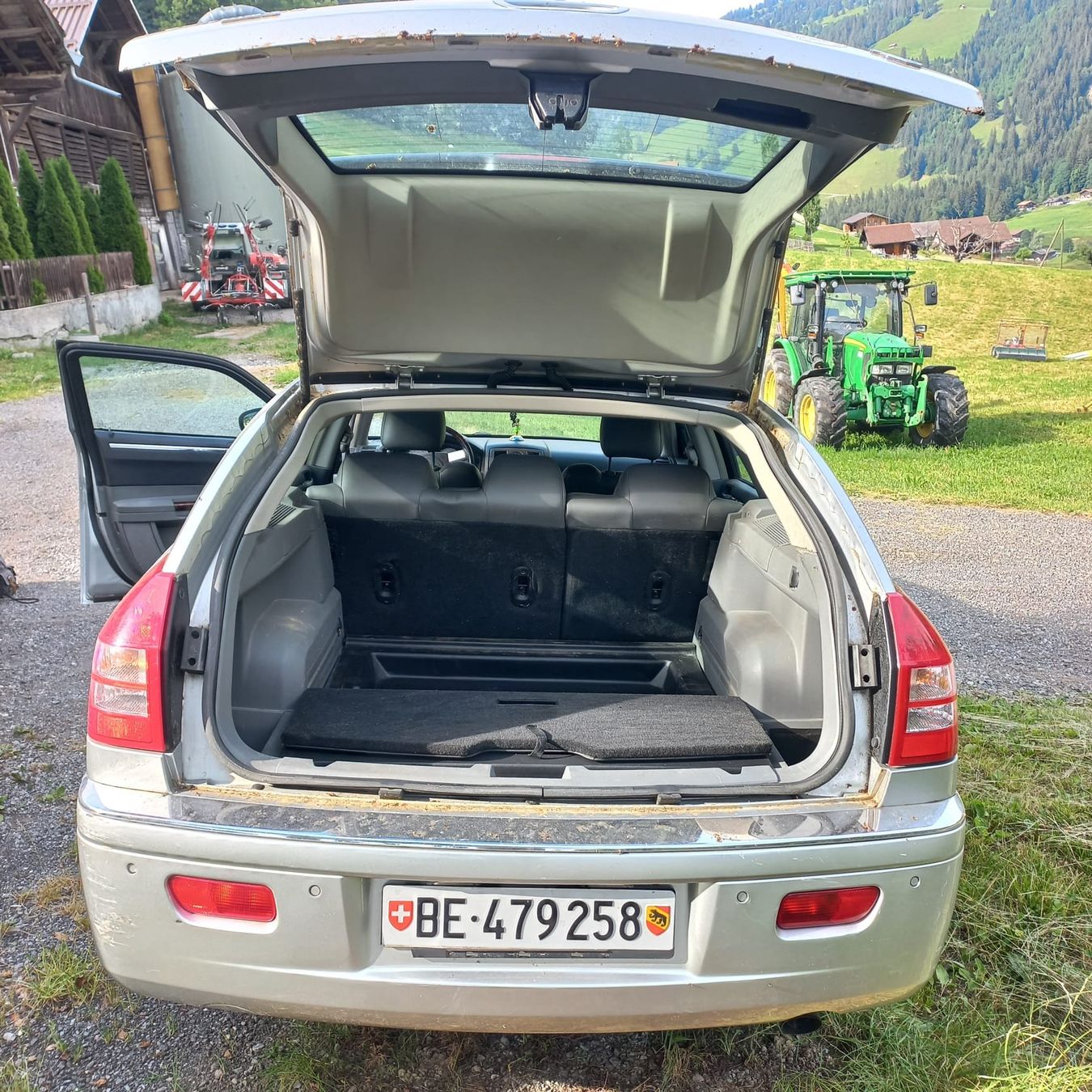 Autos: Chrysler 300C T3.5 AWD – D'occasion à Zweisimmen par Fandango 4