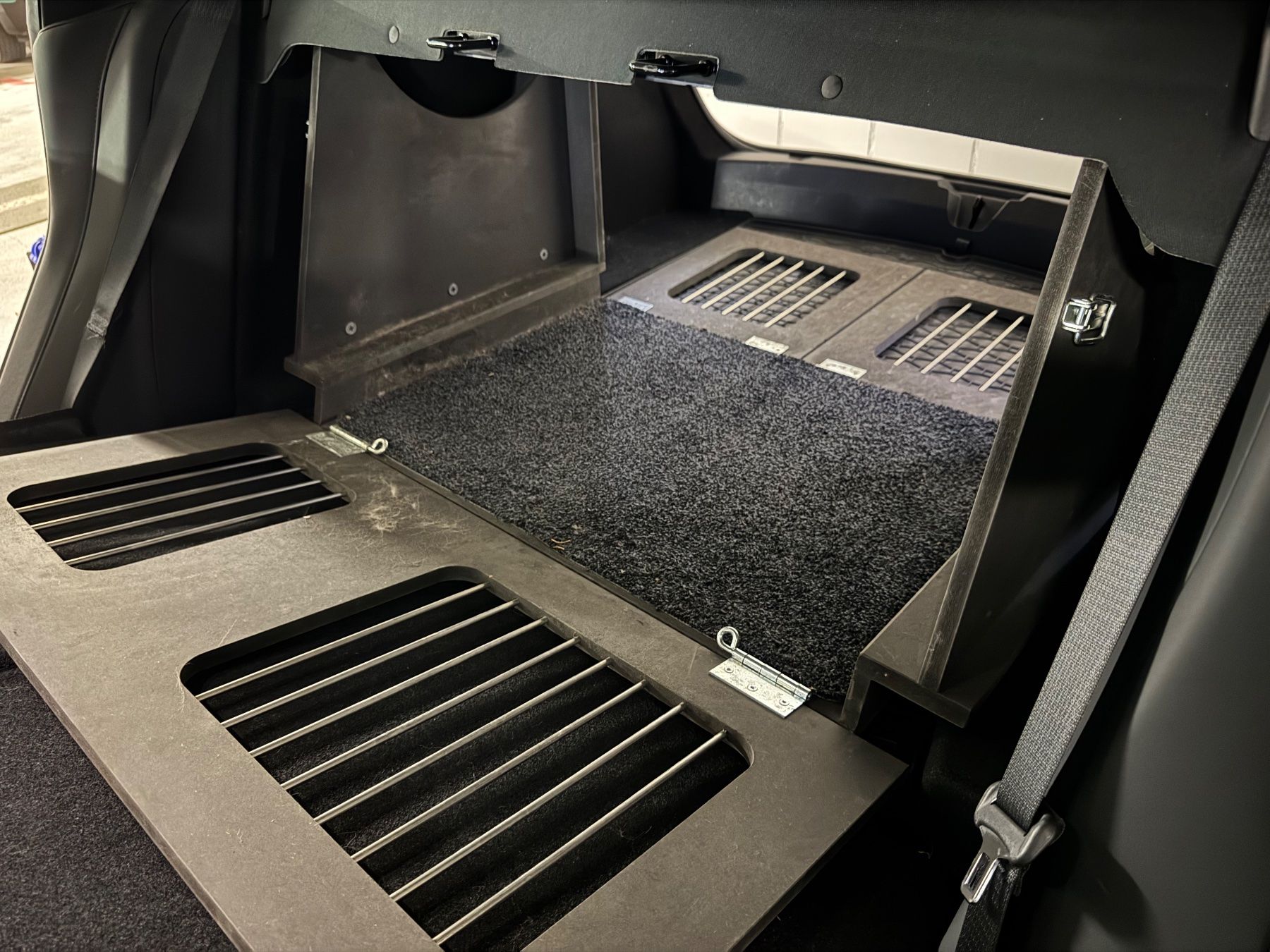 Cucce & Letti: Tesla Model 3 TM3-Hundebox – Usato da Wetzikon ZH venduto da nin_yjd7 6