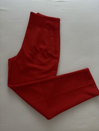 Zara rote Hose Gr. M, neuwertig, top Zustand