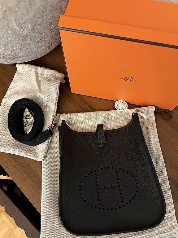 Taschen für Damen: Hermes Mini Evelyne Amazone 16 – Neu und originalverpackt aus Unterägeri von mar_96hk 1