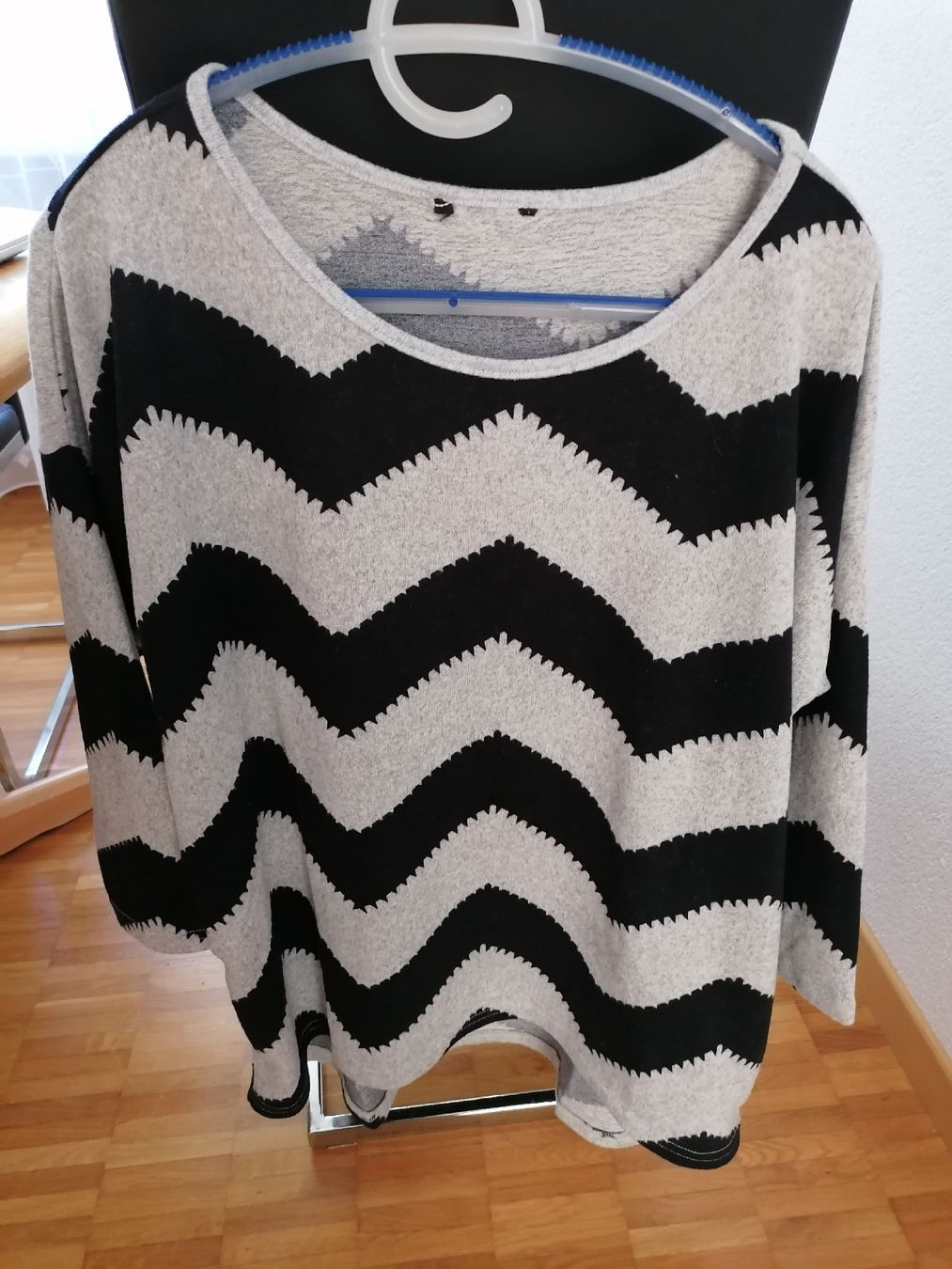 Maglioni & Felpe: Schöner Damen Pullover mit Zickzackmuster, Grösse 34/36 – Usato da Pfäffikon ZH venduto da xxmopsxx