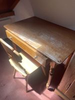 Antiker Tisch mit Stabellenstuhl / Top Zustand