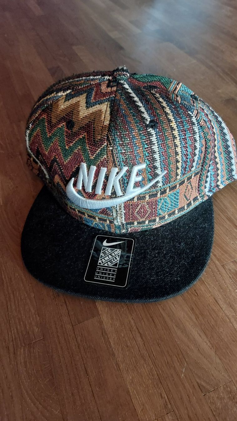 Nike Copricapi, berretti & cappellini: Nike Cap – Usato da Oppligen venduto da SNJ18