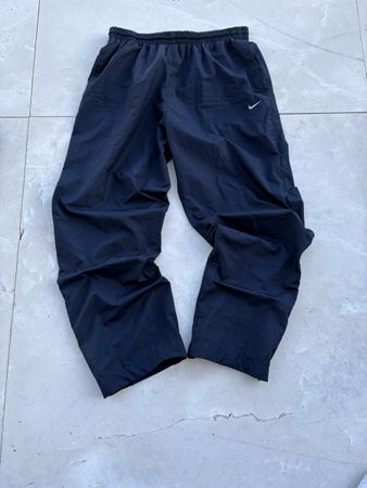 Nike Trainingshose Gr. L Sommerhose winddicht, leicht, sport