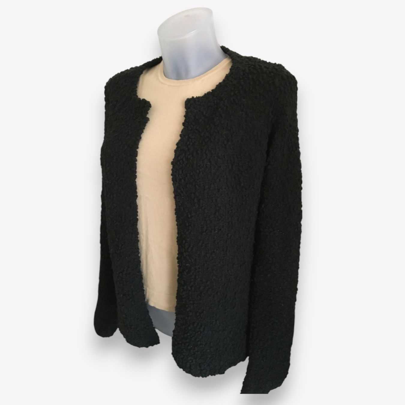 Vero Moda Giacche: Schwarze Bouclé-Jacke – Usato da Basel venduto da Nofretete39 1
