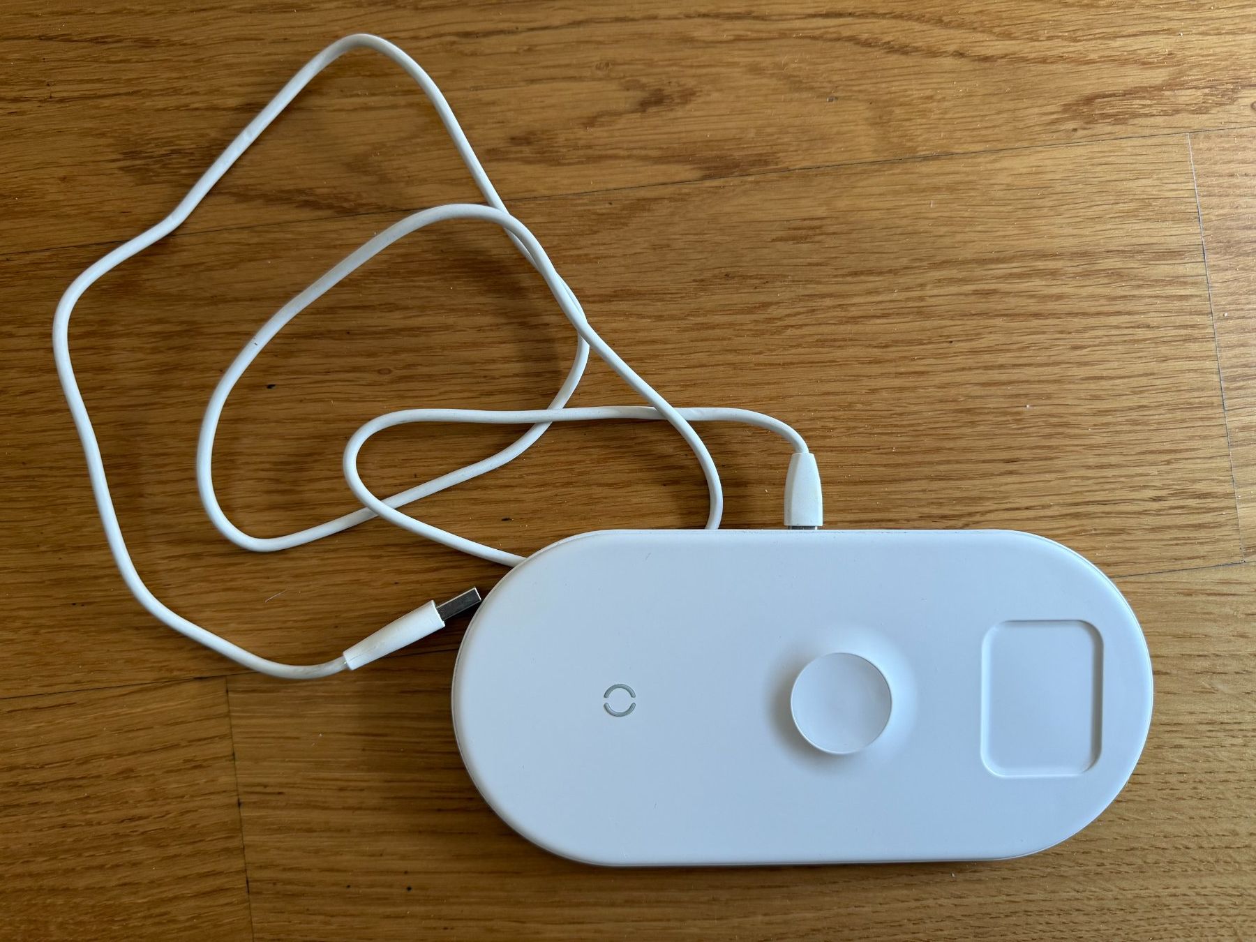 Baseus Caricabatterie: Apple Baseus - 3in1 Multifunktions Qi Wireless Ladepad – Usato da Glattpark(Opfikon) venduto da Kate999