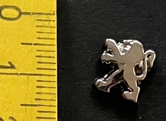 Peugeot Placchette & Badge: Logo Peugeot Löwe / Pin – Usato da Ostermundigen venduto da DaxKarten-75
