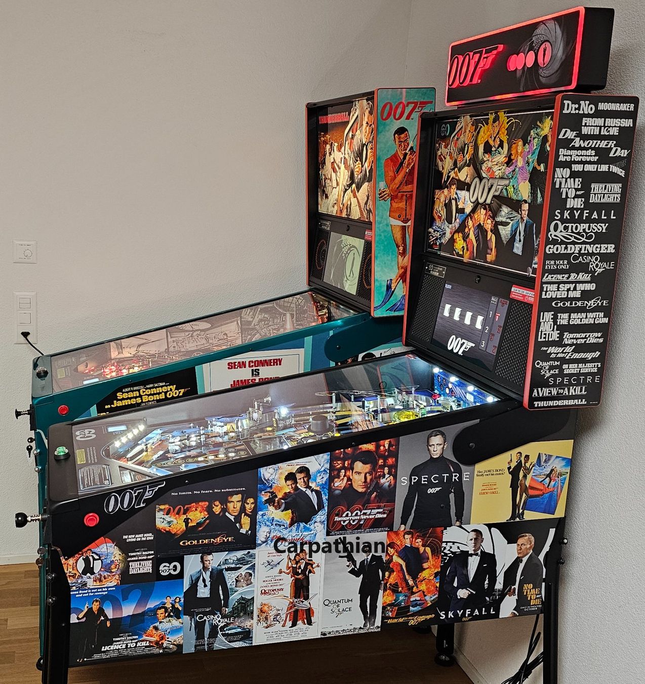 Stern Pinball Flipper: James Bond 60 Jahre Flipperkasten LE – Usato da Unterlunkhofen venduto da Carpathian 3