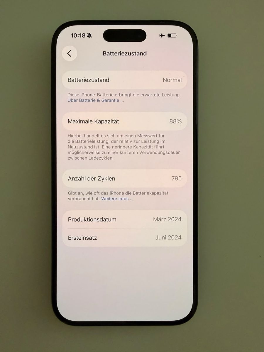 Apple Handys / Smartphones: iPhone 15 Pro in blau  - 256 GB  - 88% Batterie – Gebraucht aus Basel von zukk_