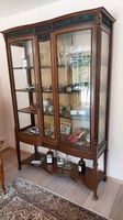 Antike Vitrine