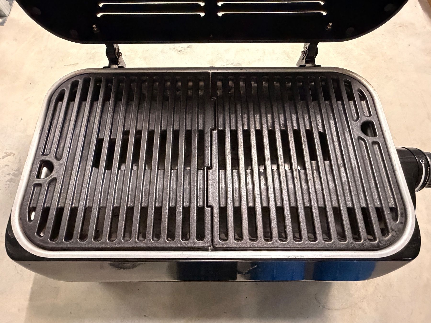 Campingaz Grills: Grill Campingaz Attitude 2go – Gebraucht aus Neerach von cape_purple 2