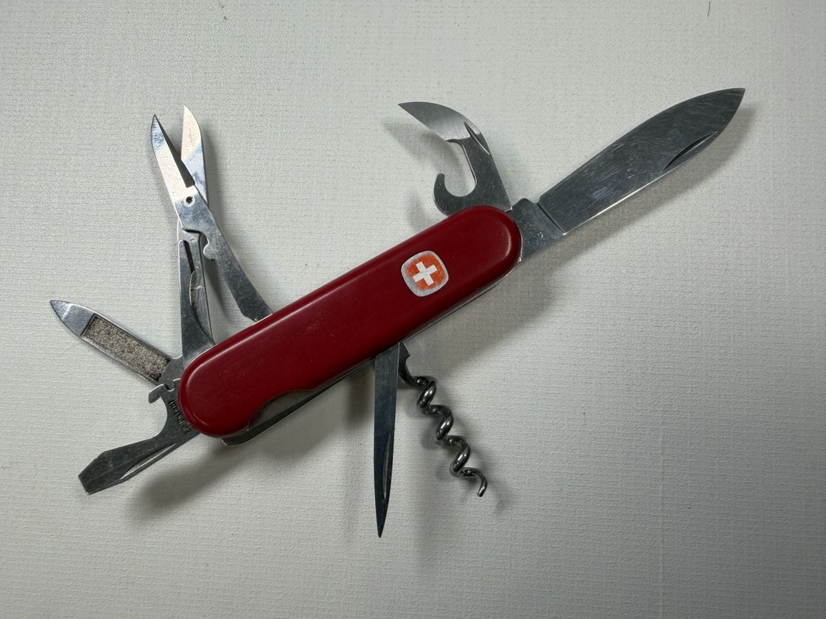 Wenger Coltelli tascabile: Wenger Schweiz Taschenmesser Vintage mit Schere – Usato da Rombach venduto da vir_2dsd