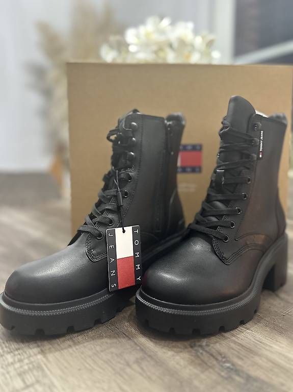 Scarpe da donna: Tommy Hilfiger – Usato da Eschlikon TG venduto da tak_p2dk