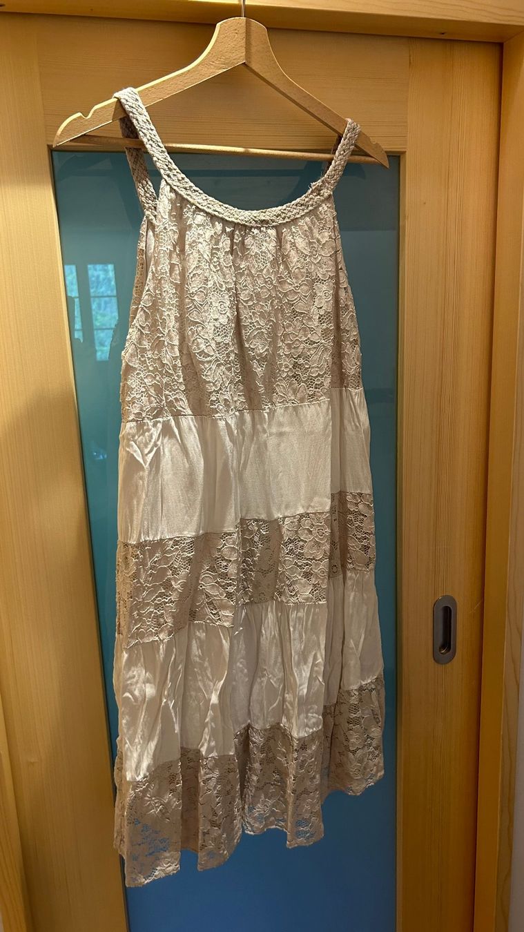 Vestiti: Trägerkleid in beige, one size – Nuovo (secondo la descrizione) da Innertkirchen venduto da Urbachtal