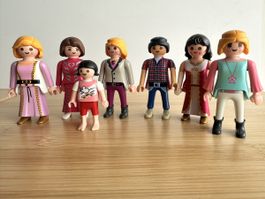 PLAYMOBIL Figuren-Konvolut mit 7 Figuren: 6 Frauen/Damen