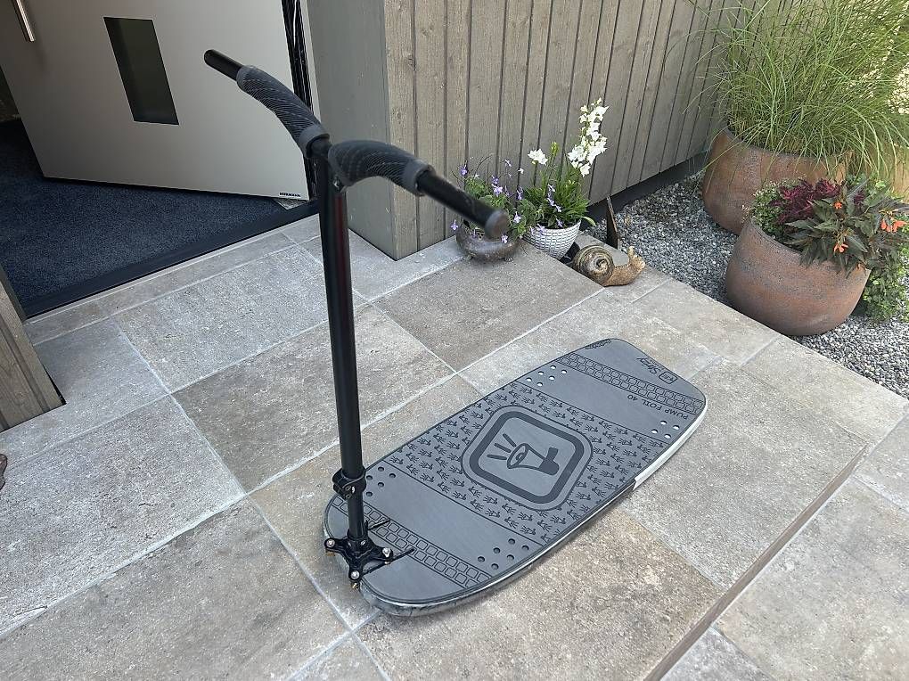 Surfboards & Schwimmbrette: Scoot Pump Board Strizy – Gebraucht aus Gampelen von Chutz444