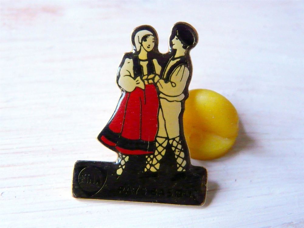 T05 Pins CORRIDA Taureau Tauromachie Arène Torreador Vintage lapel pin