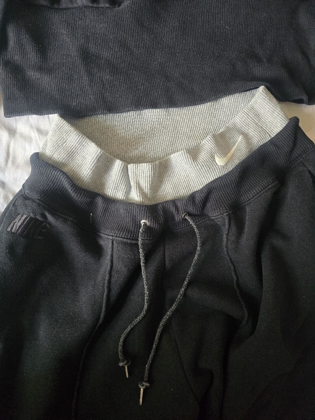 Nike Lotti di vestiti: Nike Trainer Gr. M Pullover & Jogginghose – Usato da Thalwil venduto da Nikkita2 2