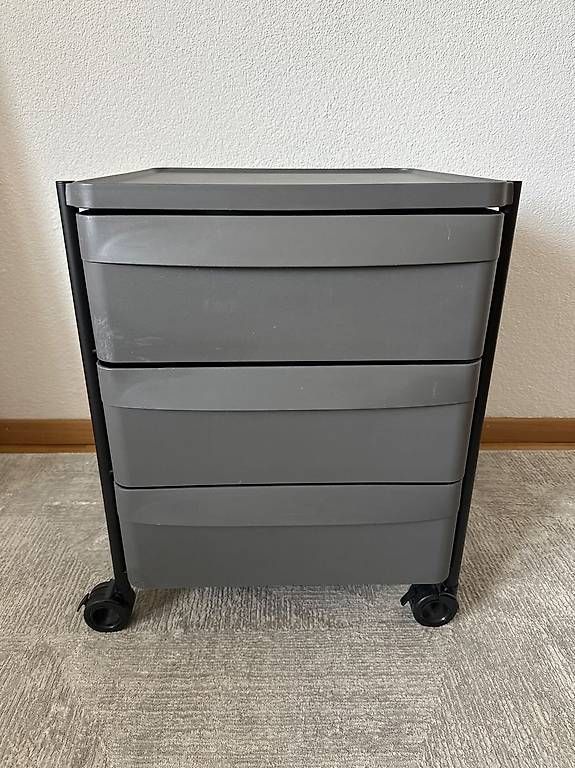 Banconi: Pedrali Boxie Designer Rollcontainer Grau mit Rollen – Usato da Effretikon venduto da bek_6sgb 2