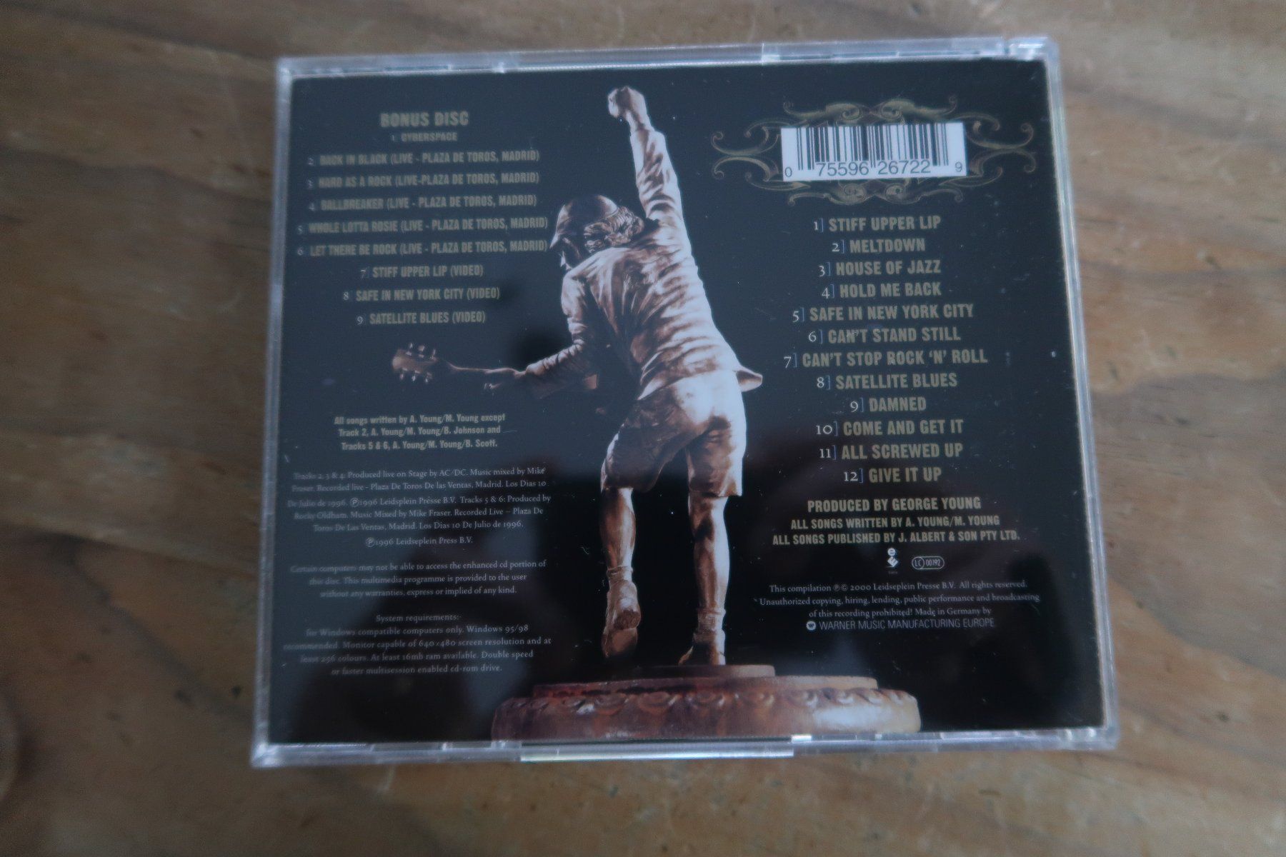 CDs: AC/DC - STIFF UPPER LIP - TOUR EDITION mit BONUS CD – D'occasion à Basel par Patiscat 1