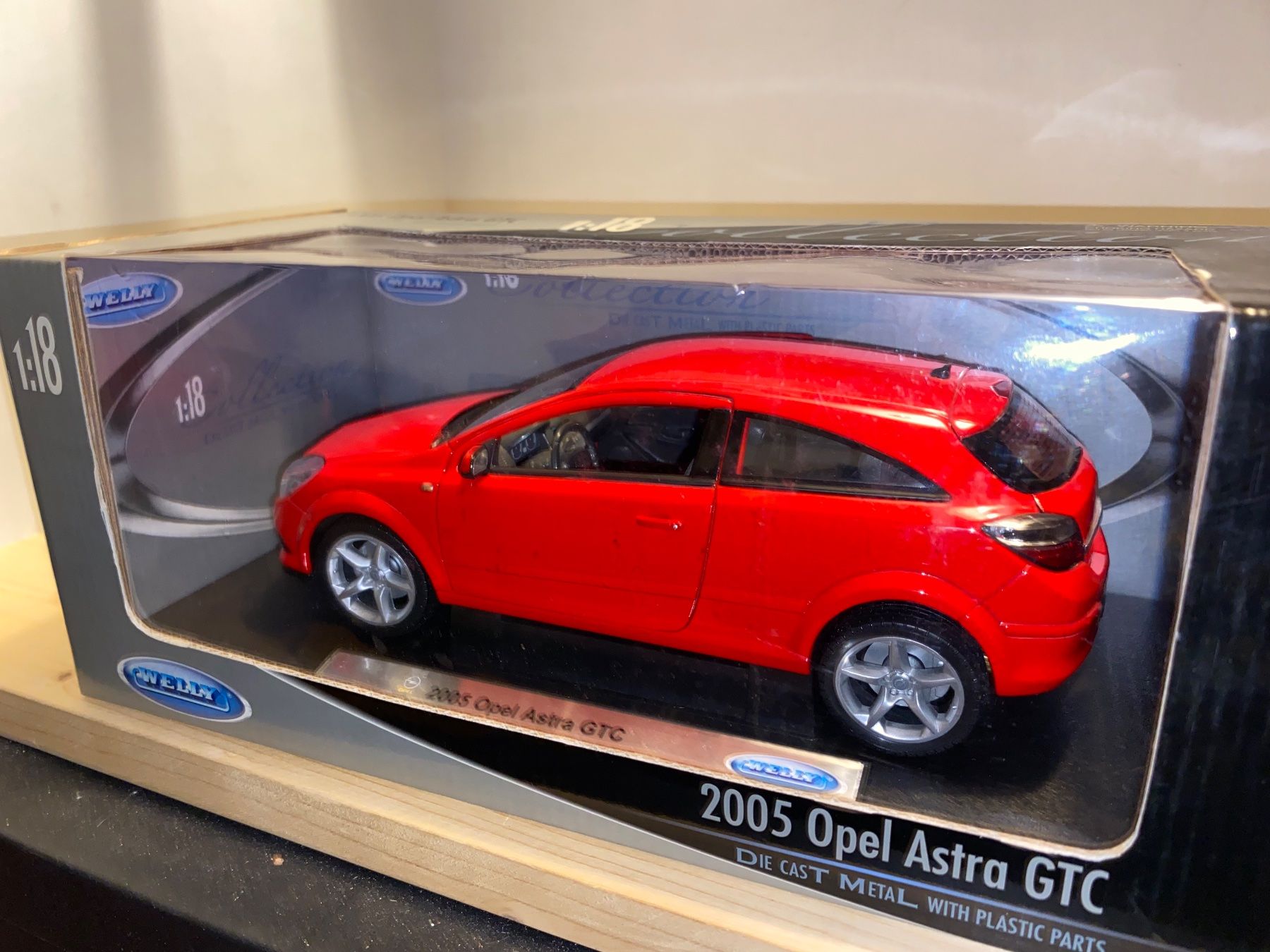Opel Modellini d'auto: 2005 Opel Astra GTC 1/18 – Nuovo (secondo la descrizione) da Wohlen AG venduto da PrivatSammlung 1