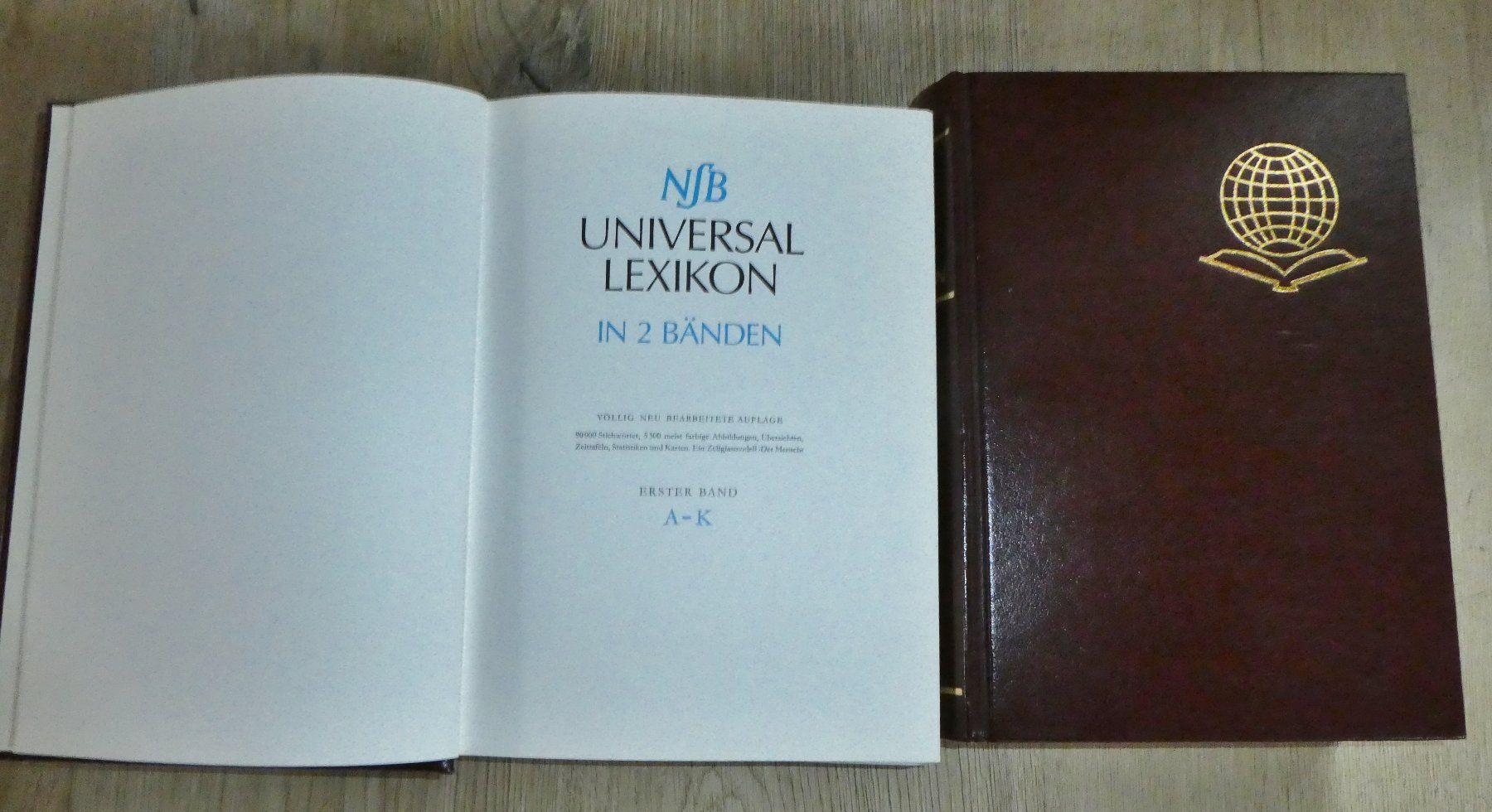 Libri: Universal Lexikon in 2 Bänden. – Nuovo (secondo la descrizione) da Siebnen venduto da GluckPilz5684 5