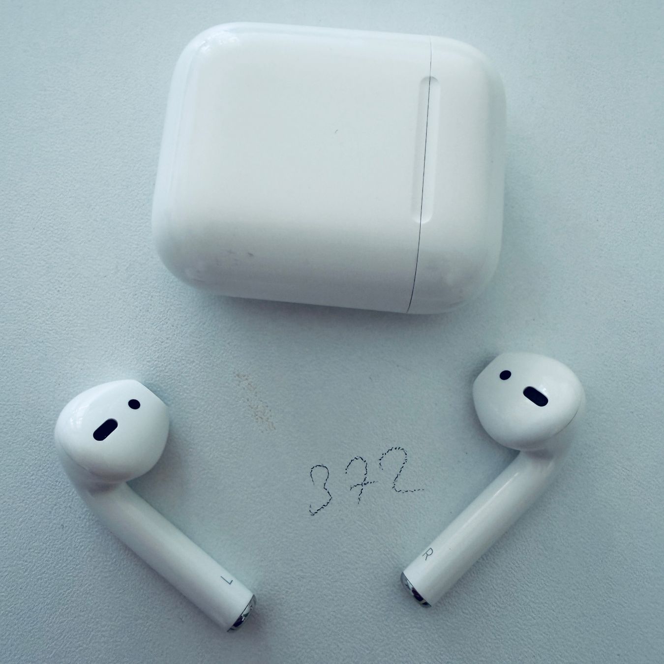 Apple Cuffie: Original Apple AirPods 2 Gen. Wireless Kopfhörer & Case – Usato da Basel venduto da MY.AIRPODS.SHOP 4