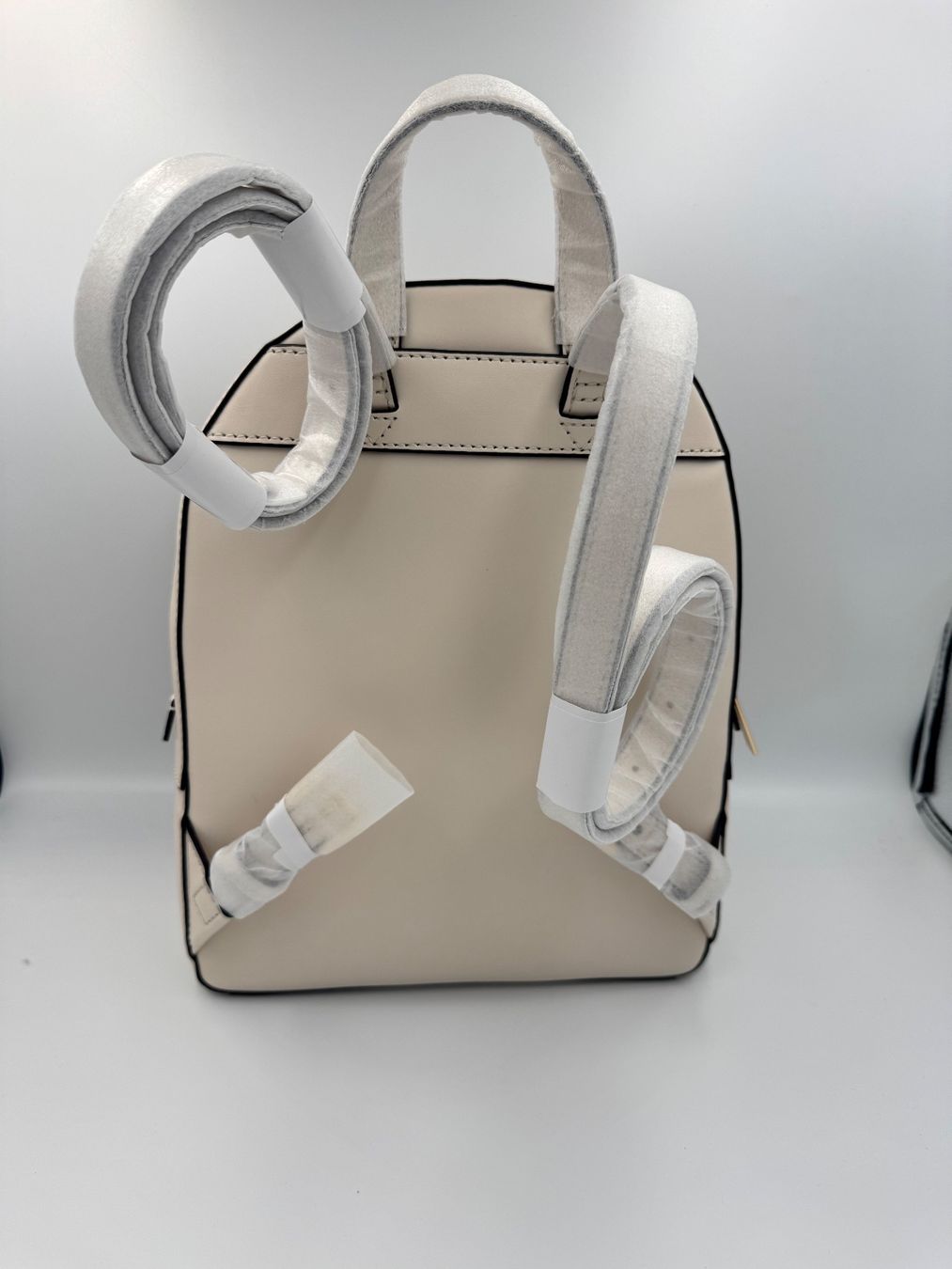 Michael Kors Zaini: Michael Kors Rucksack light cream – Nuovo e nell'imballaggio originale da Wiedlisbach venduto da Sistershop 2