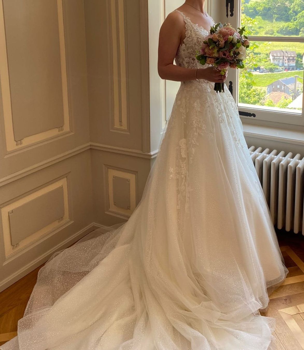 Kleider: Brautkleid weiss mit Schleppe – Gebraucht aus Zofingen von Bachmann4 5