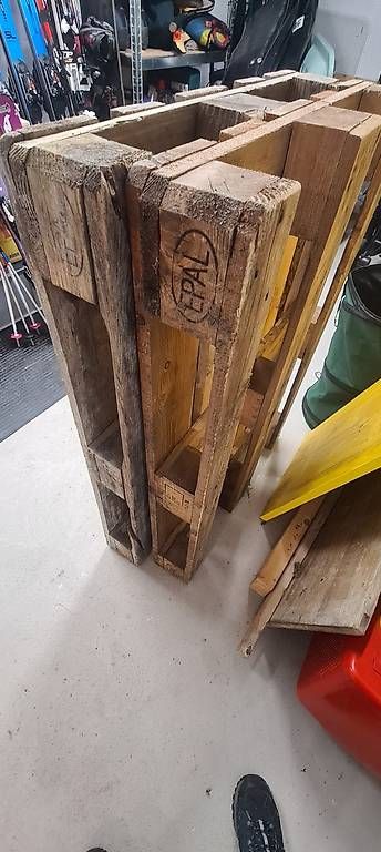 Pallets: 2 Europaletten – Usato da Buttisholz venduto da Bansheee1000